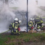 beide Trupps bei der Brandbekämpfung